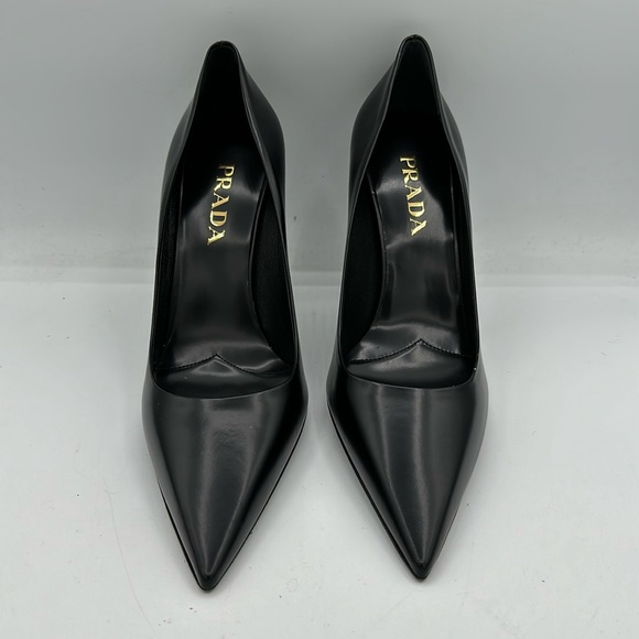 Prada Triangle Show Pointed Toe Pump Heels Black Size 39.5 EU / 9.5 US NIB - Picture 2 of 11